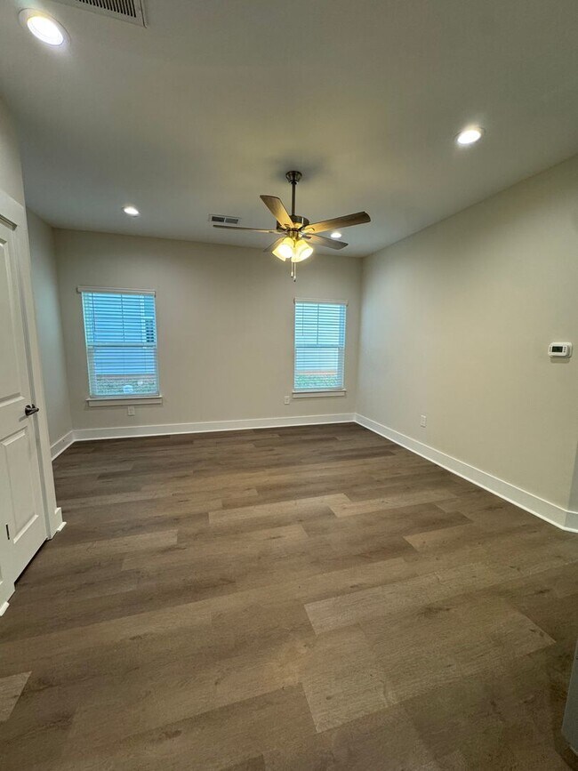 Foto del edificio - 109 Brawley Villas Pl