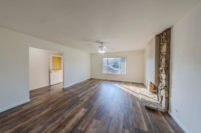 Foto del edificio - 16562 Sabot Ln