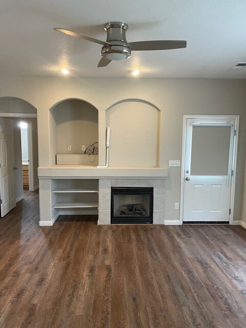 Building Photo - 3764 Ponderosa Dr