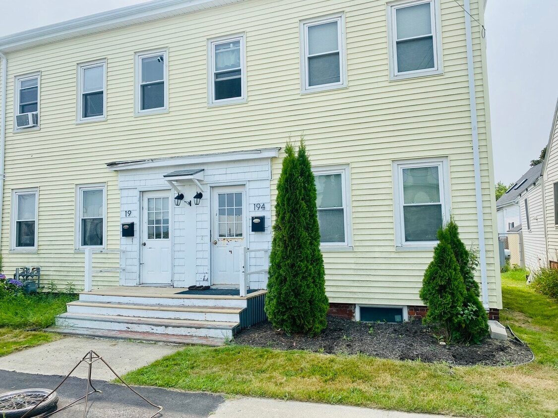 Primary Photo - 192 Front St