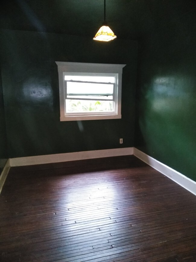 Foto del edificio - 354 E 7th St