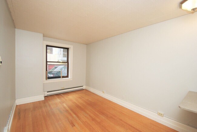 Building Photo - 1400 Boren Ave