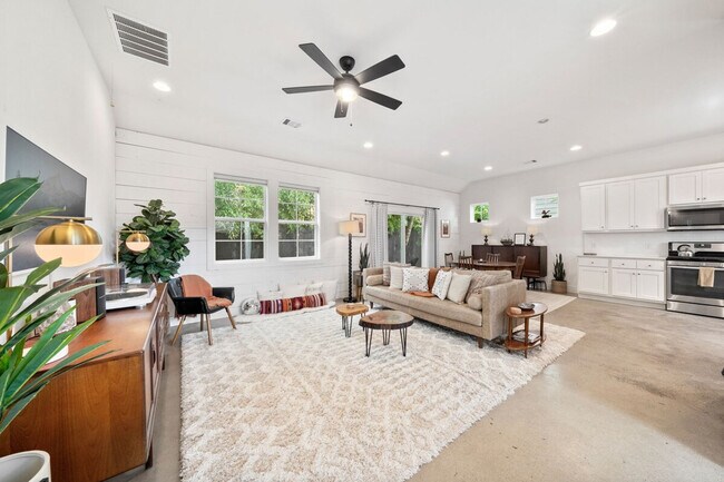 Foto del edificio - 1307 1/2 Fort Branch Boulevard-SI ID1492694P