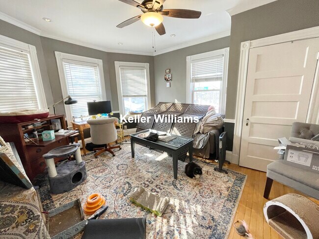 Foto del edificio - 76 Parker Hill Ave