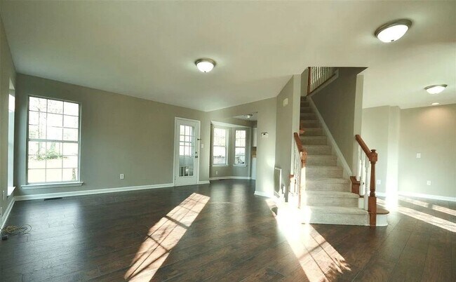 Living Room - 209 Trailview Dr