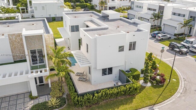 Foto del edificio - 6767 NW 103rd Pl