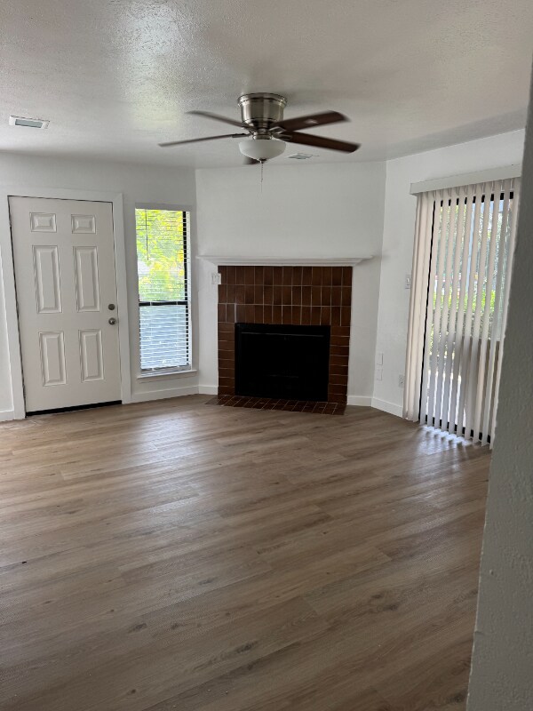 Foto del edificio - 5500 Lakeview Pkwy