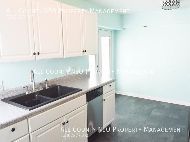 Foto del edificio - 1569 W Market St