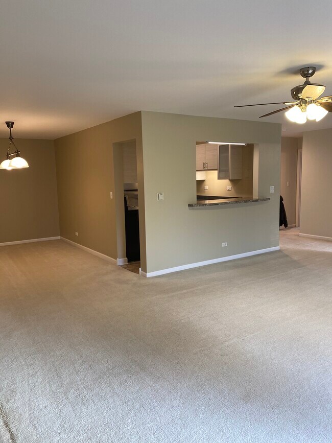 Dining room - 711 E Falcon Dr