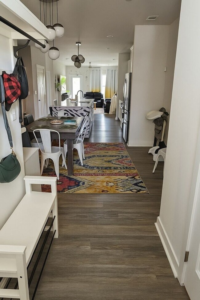 Foto del edificio - 7017 Old Evergreen Pkwy