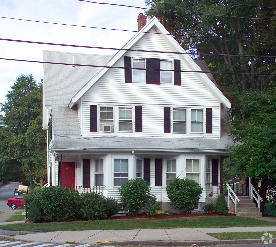 Building Photo - 42 Main St