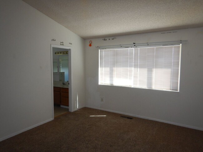 Foto del edificio - 8750 Sopwith Blvd