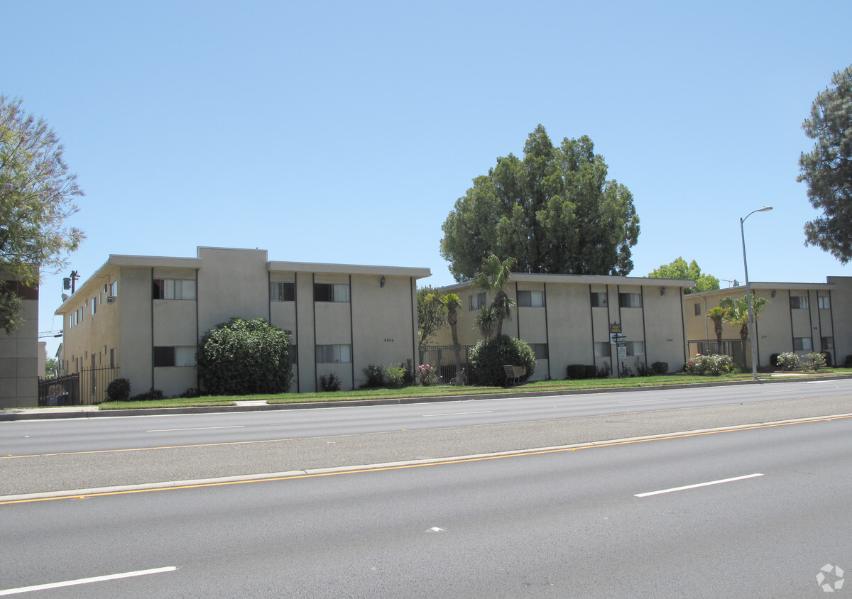 Primary Photo - 8800 Topanga Canyon Blvd