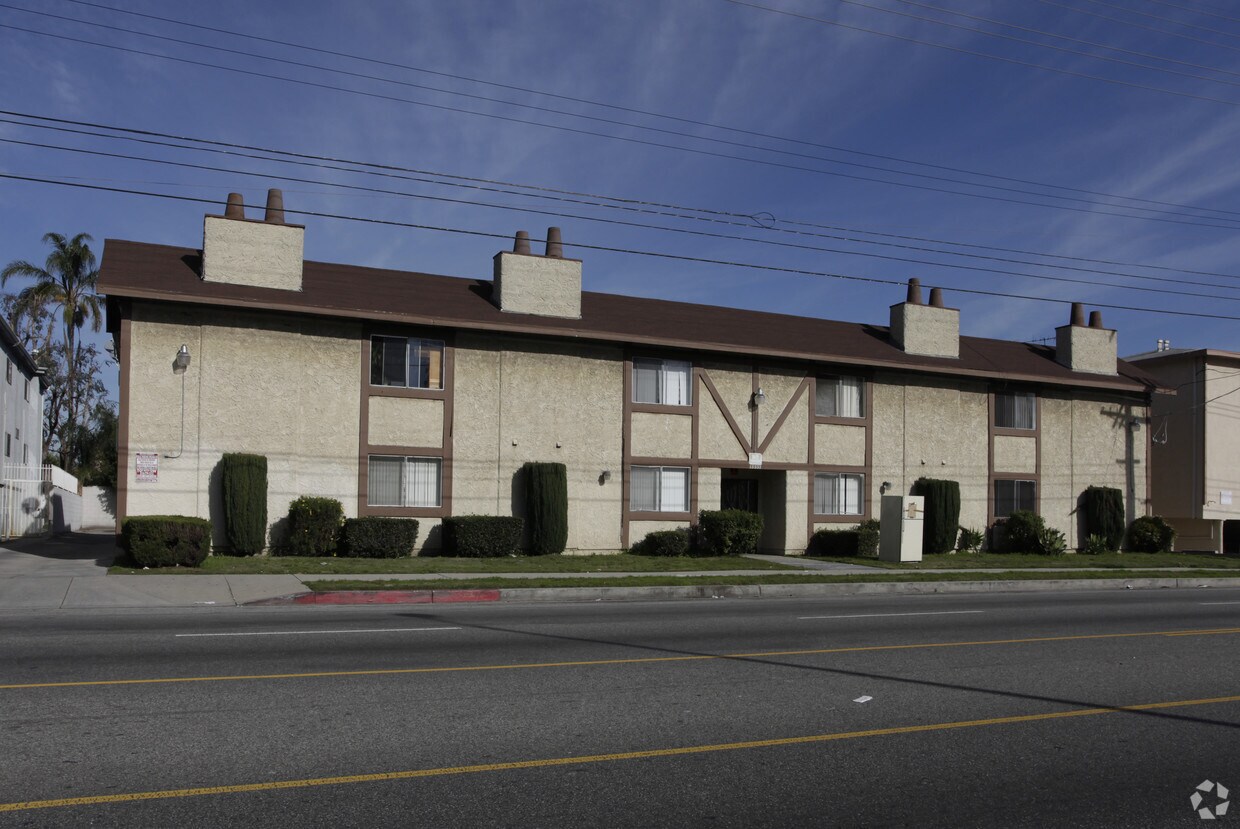 13553 Vanowen St, Van Nuys, CA 91405 Apartments in Van Nuys, CA