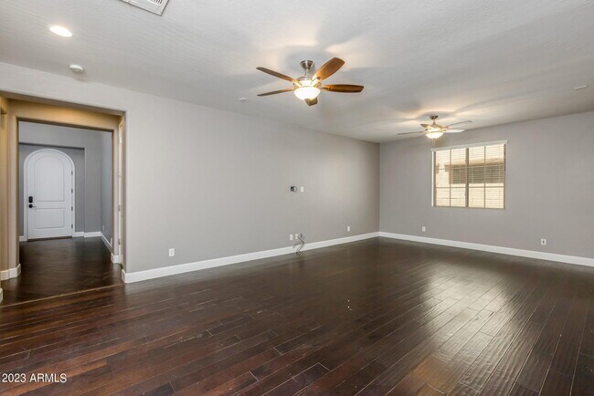 Building Photo - 1311 S Ponderosa Dr