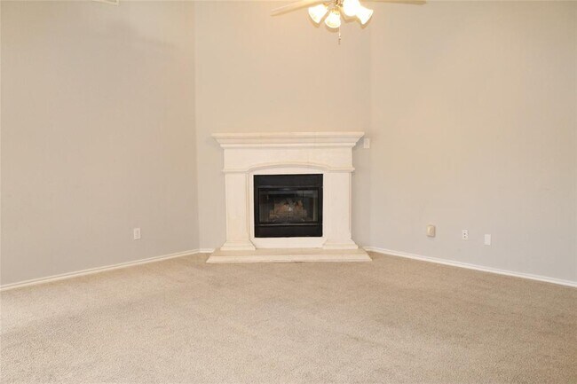 Building Photo - 3030 Cross Timbers Dr