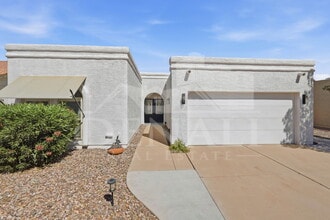 Building Photo - 10602 E Elmhurst Dr