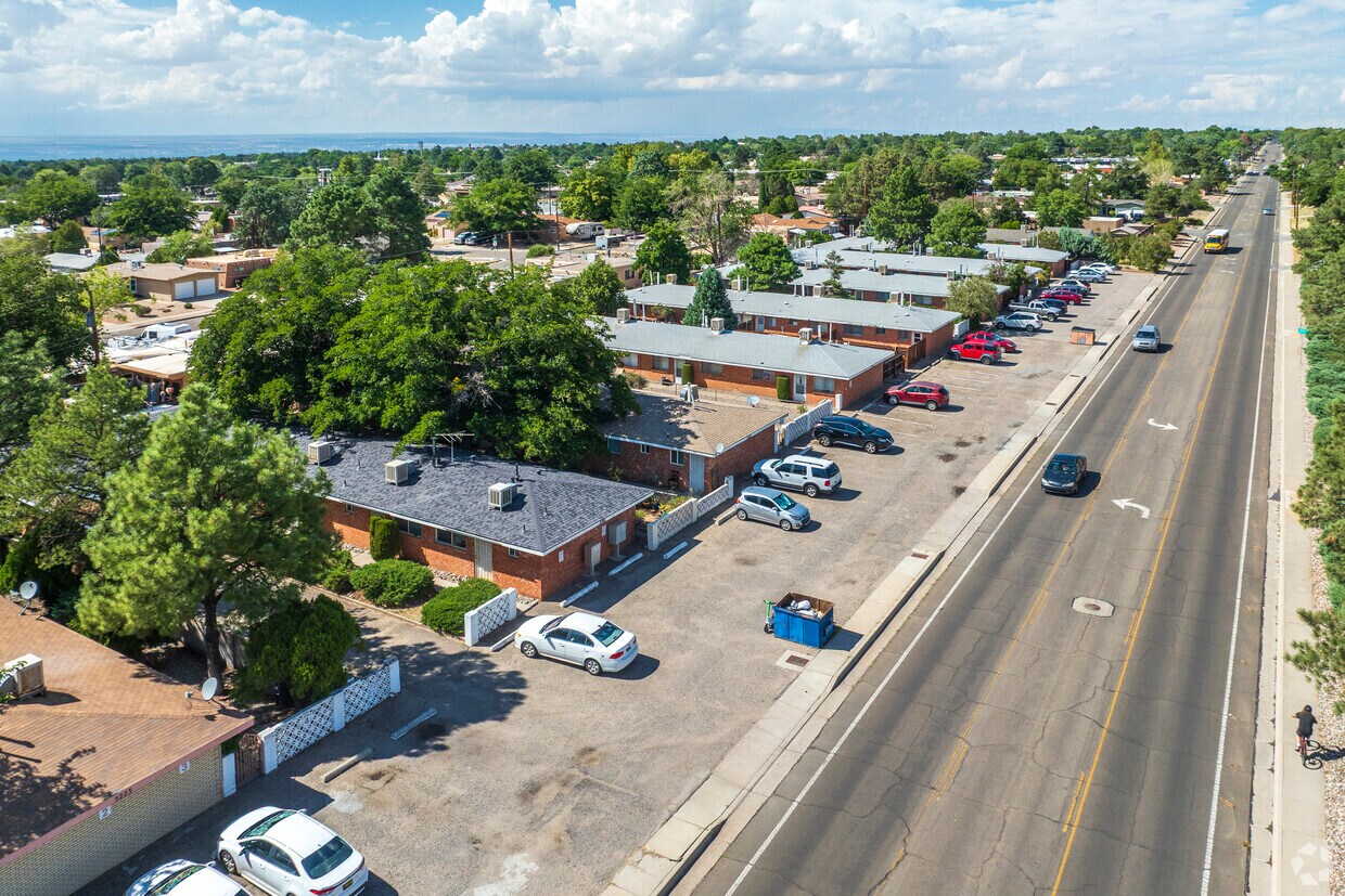 Foto del edificio - 3305 Morris St NE