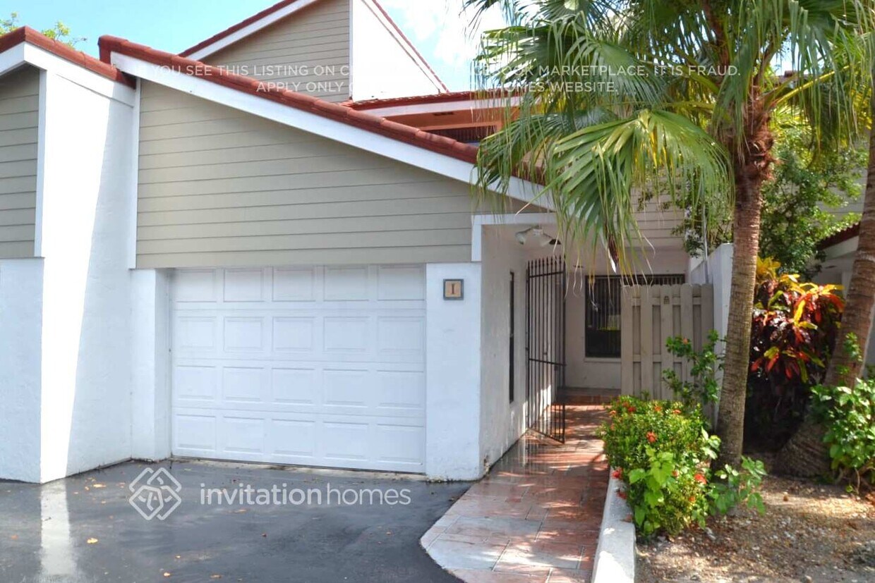 Primary Photo - 2700 N 34th Ave