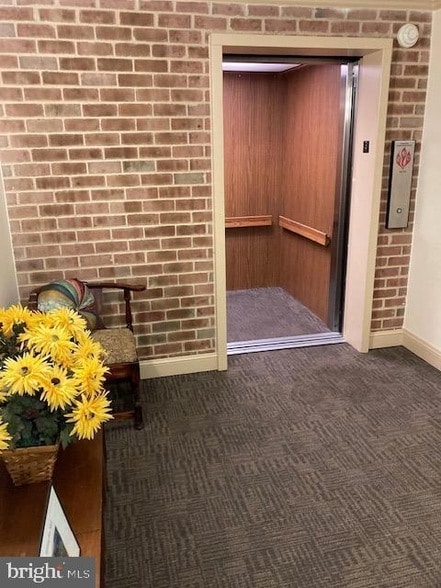 Foto del edificio - 15300 Beaverbrook Ct