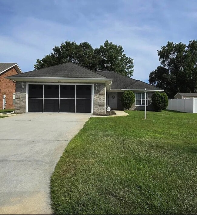 Building Photo - 4091 Lake Shore Dr