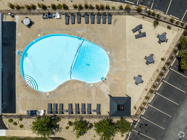 Piscina - Flats at Dunlap