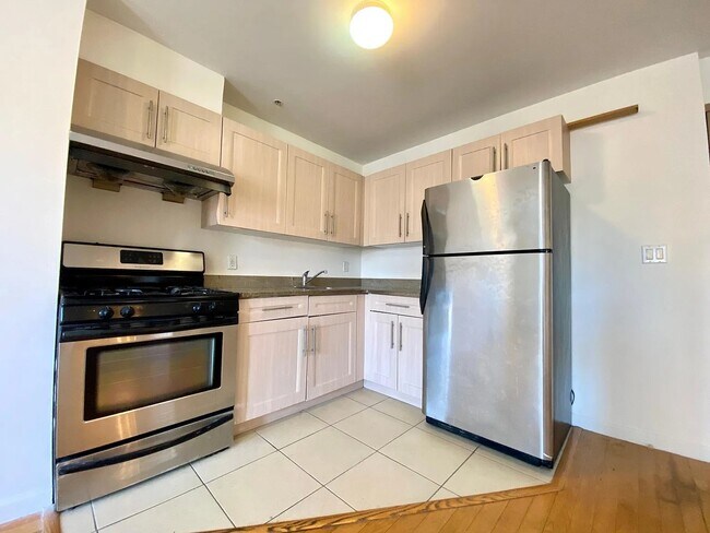 Foto del edificio - 41-25 Kissena Blvd