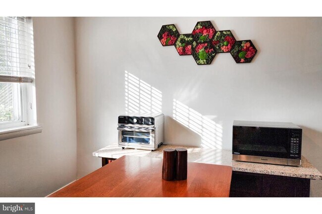 Foto del edificio - 2223 Payne Terrace SE