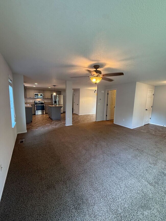 Foto del edificio - Gorgeous 3B/2.5Ba Home in Battle Ground! Close to Shopping & More!