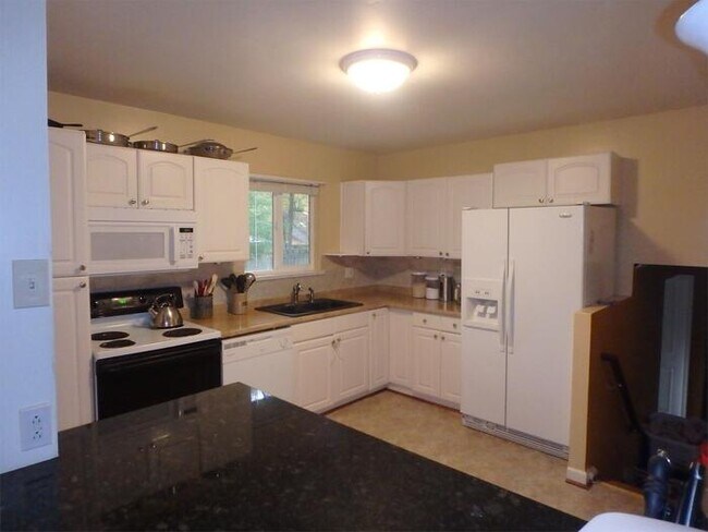 Foto del edificio - 955 Alexandria Dr