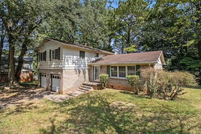 Building Photo - 4 Bedroom 3.5 Bath House