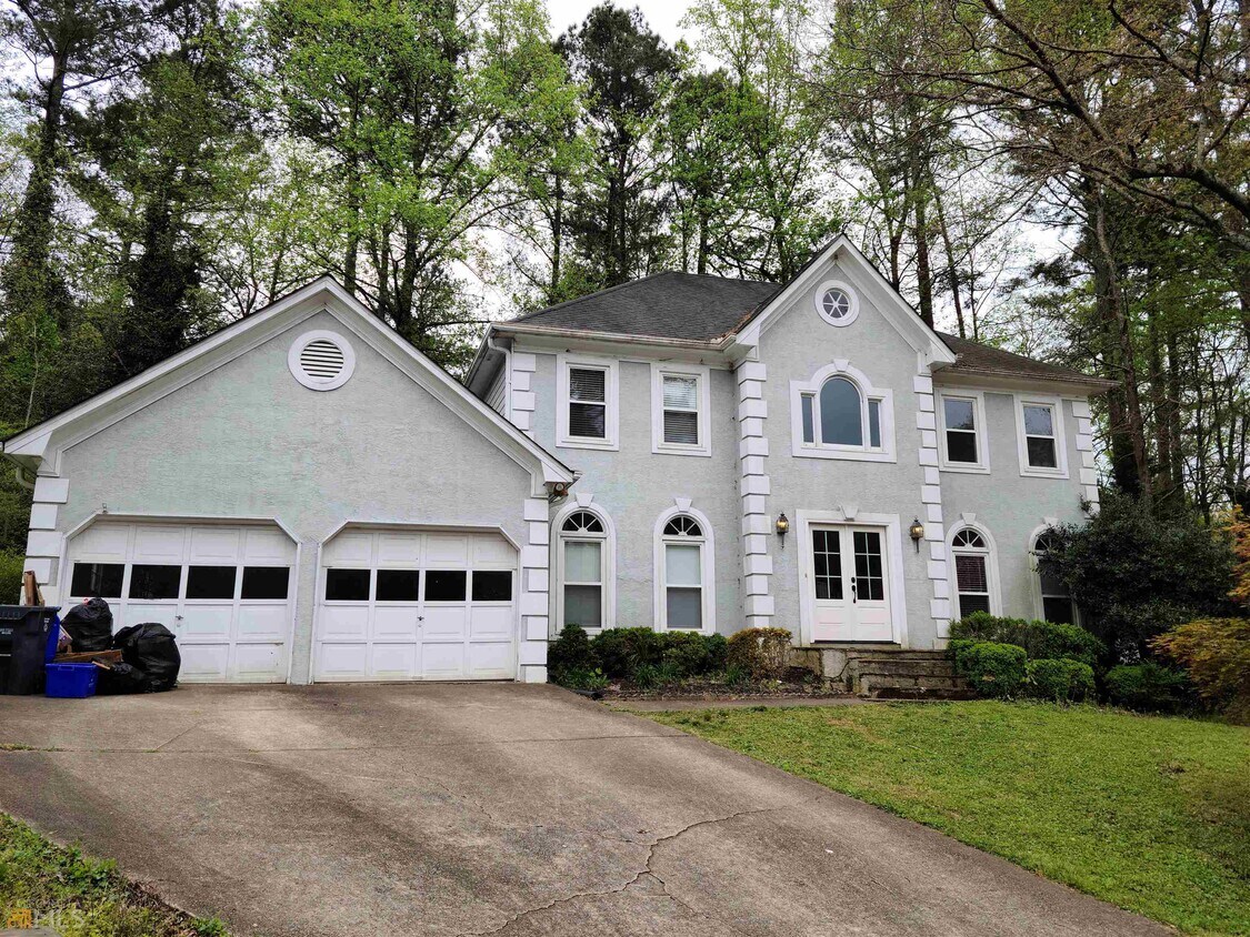 Primary Photo - 3125 St Andrews Cir