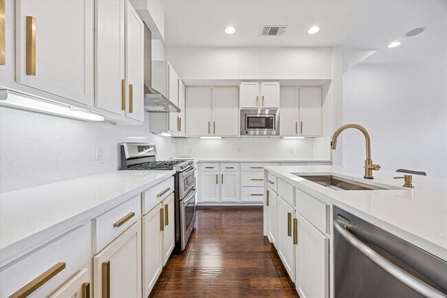 Foto del edificio - 2520 Bluebonnet Ln