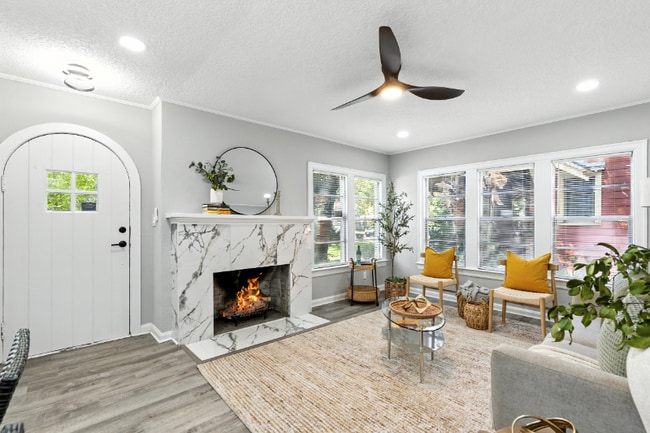 Foto del edificio - 2039 Dellwood Ave