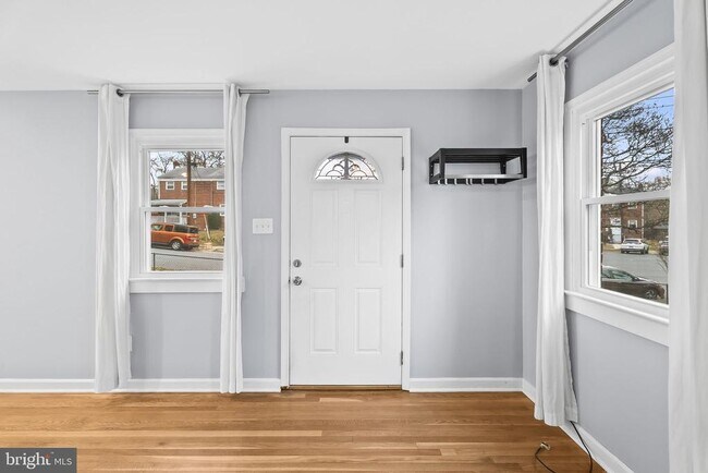 Foto del edificio - 4332 Utica Ave