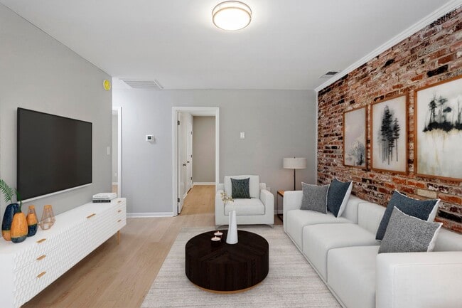 Interior Photo - Exceptional Value in a Prime Location — To...