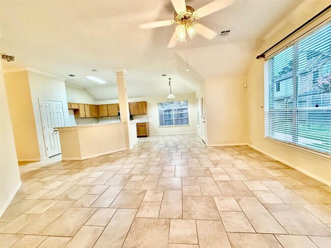 Building Photo - 3118 Silver Cedar Trail
