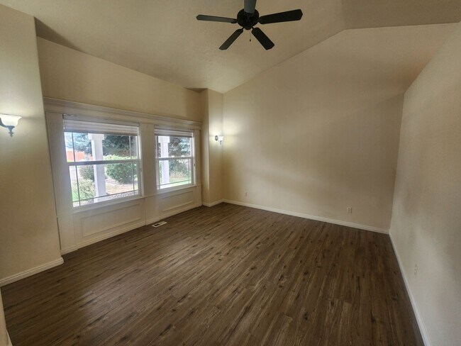 Building Photo - 3654 N Price Way