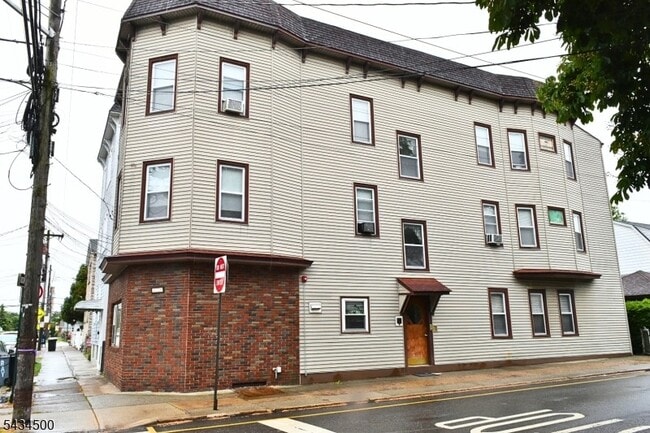 Photo - 139 Ray Street Unit 2 Apartment