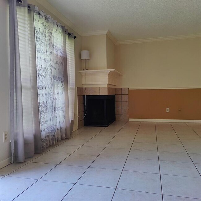 Foto del edificio - 8469 Sands Point Dr