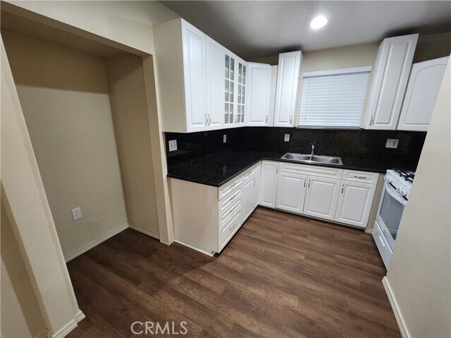Building Photo - 9015 Carron Dr