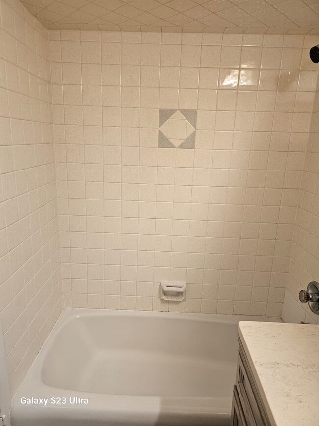 Bathroom - 302 Wallington Ave
