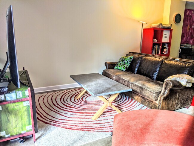 Foto del edificio - 70 W Huron St