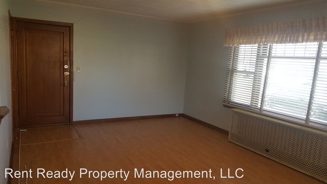 Building Photo - 211 S Naches Ave
