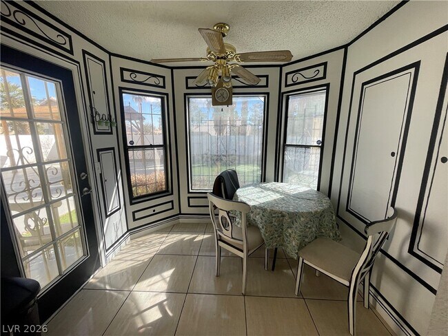 Building Photo - 2616 Camphor Tree St