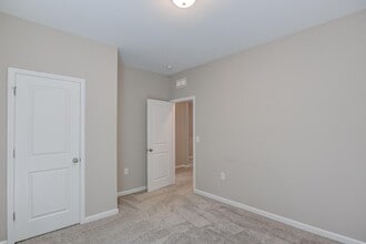Building Photo - 1106 Brightskies St