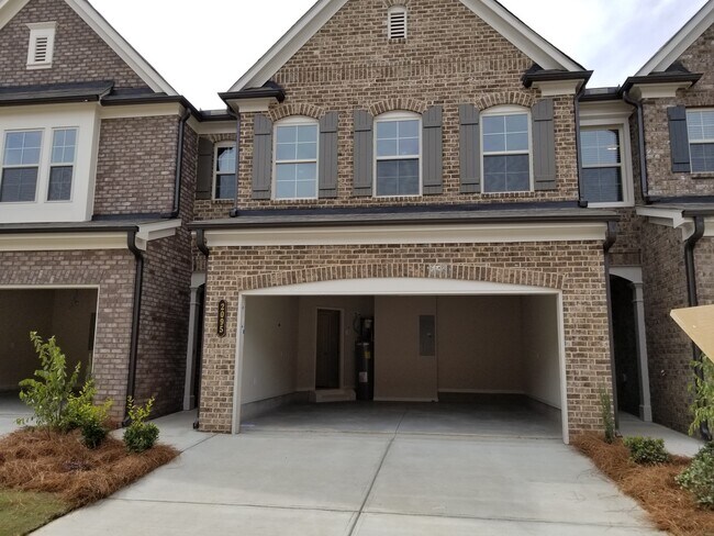 Front - 2095 Wheylon Dr