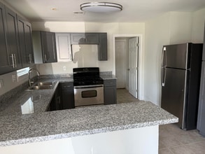 Building Photo - 3316 Laplace St