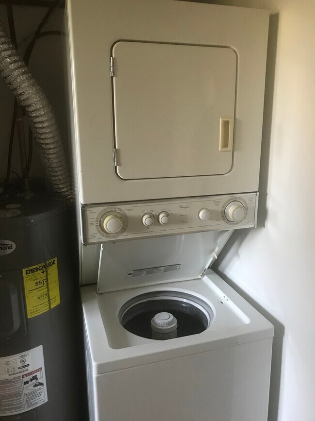 310 Vinton Ave Unit 3, Eldora, IA 50627 Apartments in Eldora, IA