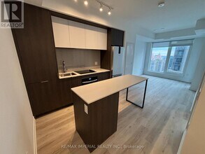 Building Photo - 395 Square One Dr